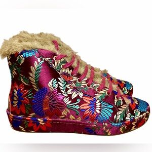 JOIE-NEW Floral Embroidered Brocade High Top Sneakers with fur trim. 🩷💜💙